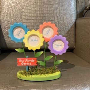 Family flower photo frame